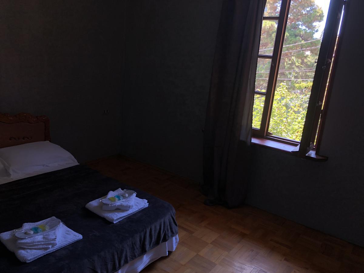 Lucky Family Hotel Tiflis Exterior foto